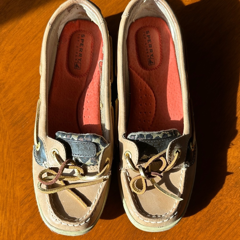 Sperry Beige and Sparkling Animal print Boat Shoes - Women’s size 6 1/2